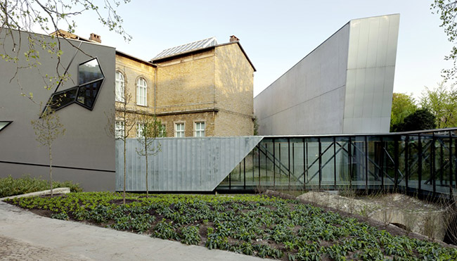 معماری ساختمان موزه،طراحی نمای ساختمان موزه، دنیل لیبسکیند