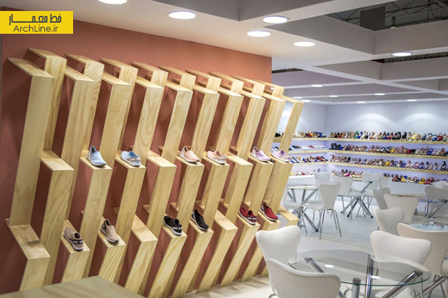 طراحی داخلی فروشگاه کفش، ایجاد حجم با چوب