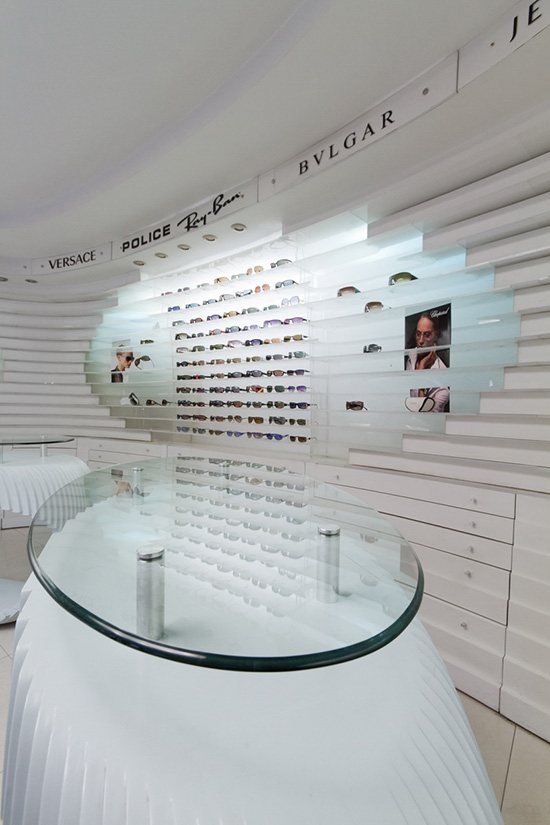 طراحی داخلی عینک فروشی چشم آذین