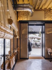 طراحی داخلی کافه قنادی panistas
