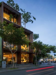 تعامل با طبیعت در معماری ساختمان اداری