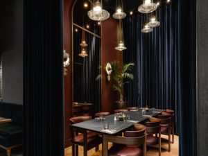 طراحی داخلی کافه رستوران به سبک کانسپچوال