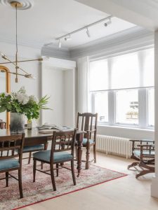 طراحی داخلی و بازسازی آپارتمان به سبک کلاسیک و مدرن