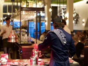 طراحی داخلی رستوران هلندی با استفاده از کلیشه های فرهنگی