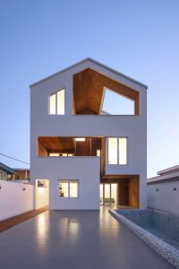 چشم انداز زیبا در معماری خانه ویلایی دیدار
