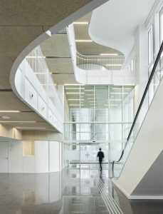 معماری ساختمان درمانی با چهار نما