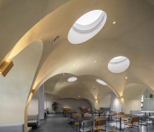 معماری و طراحی داخلی رستوران مدرن و ساده