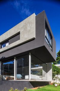 ساختاری ترکیبی از بتن و فولاد در معماری ویلایی