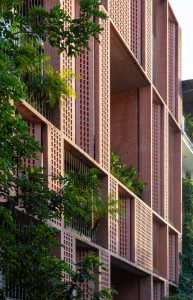 تامین نور با آجر های سفالی در معماری اداری