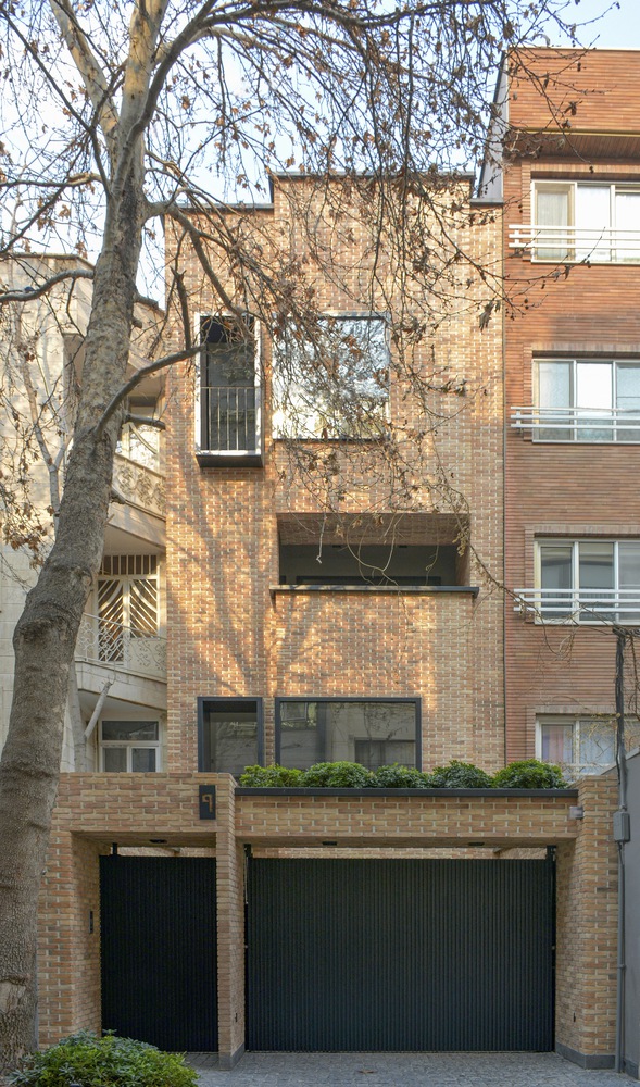 معماری مسکونی خانه حنا با نمای آجری