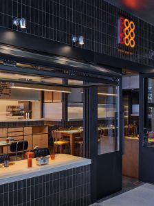 طراحی داخلی رستوران مدرن با المان های کلاسیک