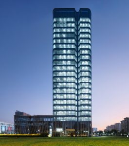 نمای شیشه ای در معماری برج اداری
