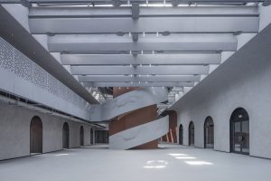 معماری ساختمان صنعتی با نمای آجری