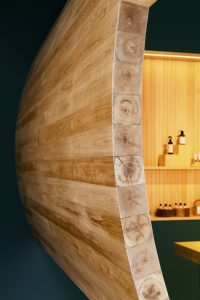 استفاده از چوب در طراحی داخلی فروشگاه