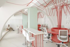 طراحی داخلی فضای آموزشی با سبک و رنگ آمیزی مدرن