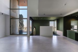 معماری ساختمان مسکونی میان