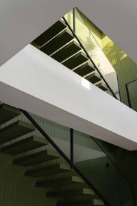 معماری ساختمان مسکونی میان