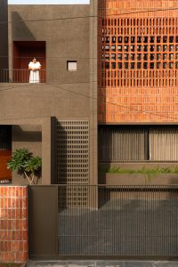 طراحی نما با آجر و بتن
