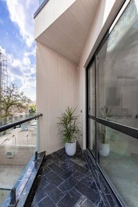 معماری ساختمان مسکونی گوشه ها
