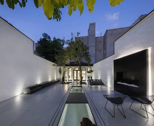 بازسازی ساختمان مسکونی پنجره دوران