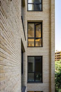 معماری ساختمان مسکونی راز