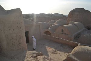 بازسازی اقامتگاه آینه سیستان