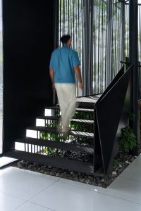 بازسازی کافی شاپ میلان