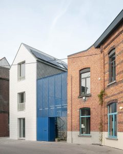 آجر در ساختمان مسکونی تجاری