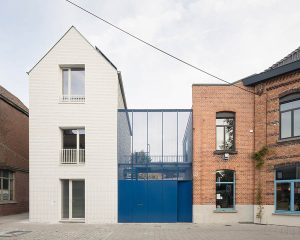 آجر در ساختمان مسکونی تجاری