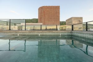 آجر و بتن در طراحی ساختمان مدرن