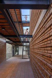 آجر و بتن در طراحی ساختمان مدرن