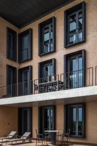 سبک مدرن و سنتی در ویلا