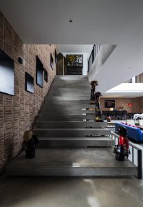 سبک مدرن و سنتی در ویلا