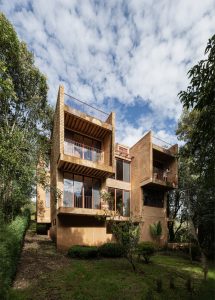 آجر در طراحی ویلا دو طبقه