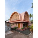 آجر در ساختمان مسکونی کوچک