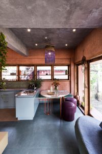 آجر در ساختمان مسکونی کوچک