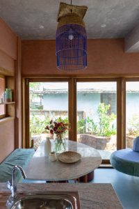 آجر در ساختمان مسکونی کوچک