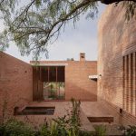 آجر در ساختمان مسکونی مدرن