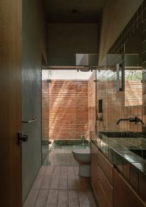 آجر در ساختمان مسکونی مدرن