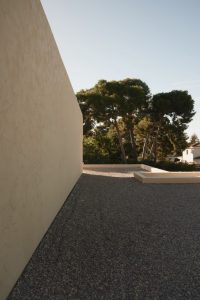 ساختمان مسکونی مدرن فلت