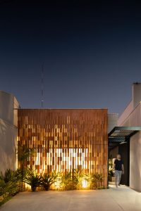 آجر در معماری ساختمان درمانی