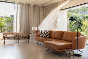 بافت آجر و بتن در ویلا