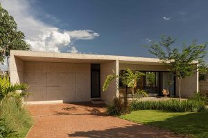 بافت آجر و بتن در ویلا