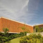 بافت آجر و بتن در ویلا