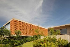 بافت آجر و بتن در ویلا