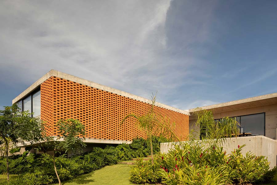 بافت آجر و بتن در ویلا