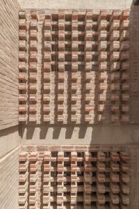 آجر در ساختمان مسکونی دوبلکس