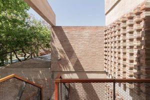 آجر در ساختمان مسکونی دوبلکس