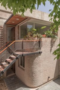 آجر در ساختمان مسکونی دوبلکس