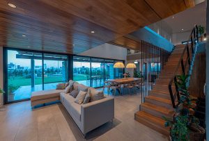 آجر در ساختمان ویلا مدرن